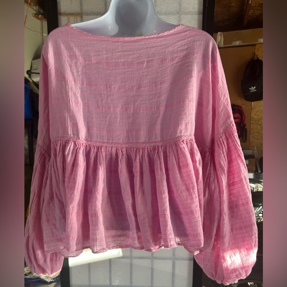 FREE PEOPLE Beaumont mews cropped peasant top 
Beaumont Mews Blouse Pink - Picture 9 of 10